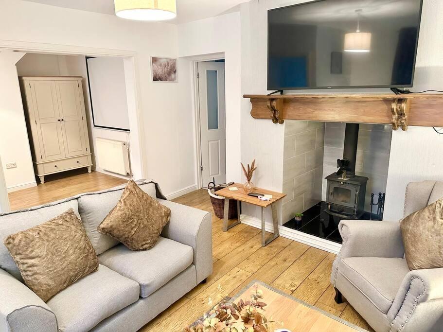 Blaenavon Cottage,Cinema Room,Log Burner מראה חיצוני תמונה